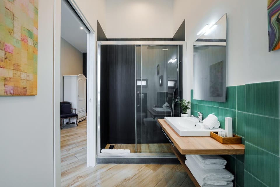 Shower, Bathroom, towels