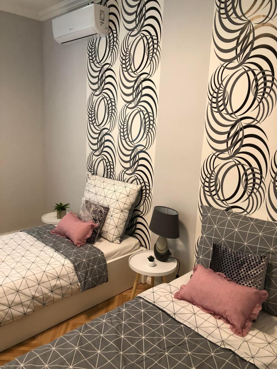 Bed, Photo of the whole room, Bedroom, air conditioner
