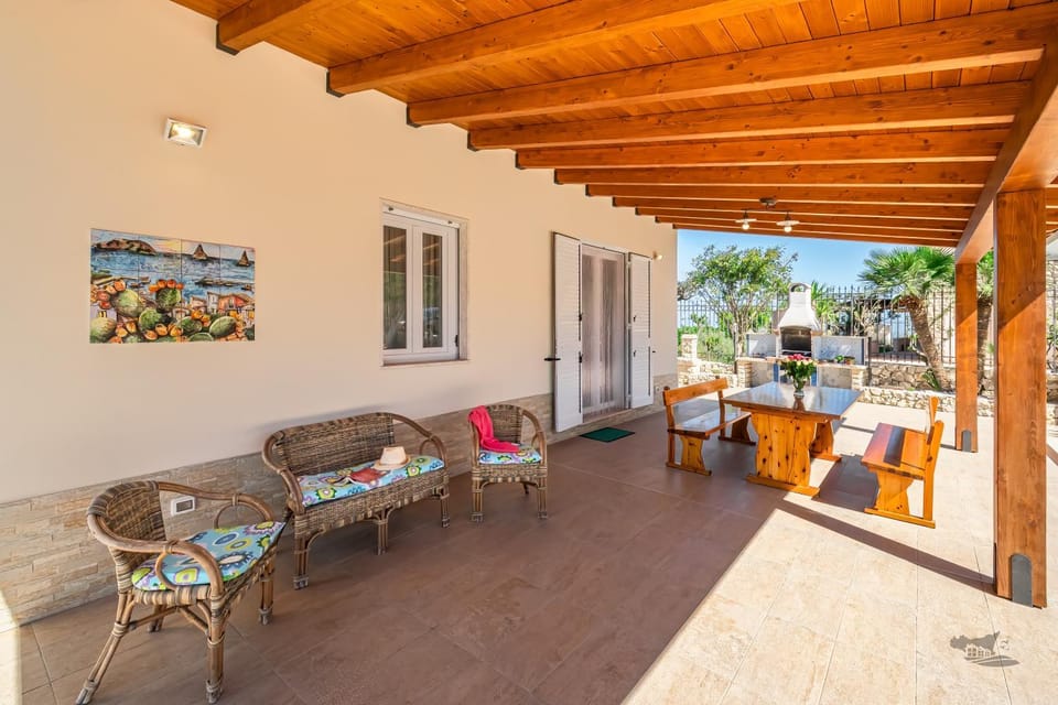 Patio, Dining area