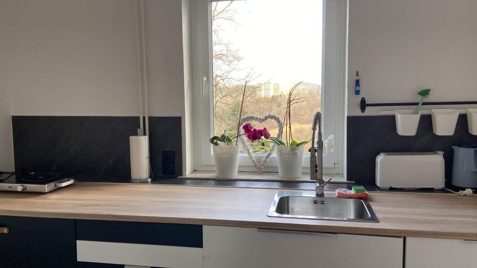 Coffee/tea facilities, toaster, kitchen