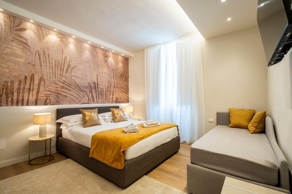 Bed, TV and multimedia, Photo of the whole room, Bedroom, wardrobe, air conditioner