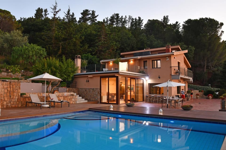 Facade/entrance, Swimming pool