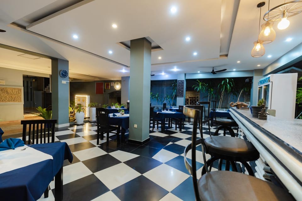 Restaurant/places to eat, Seating area