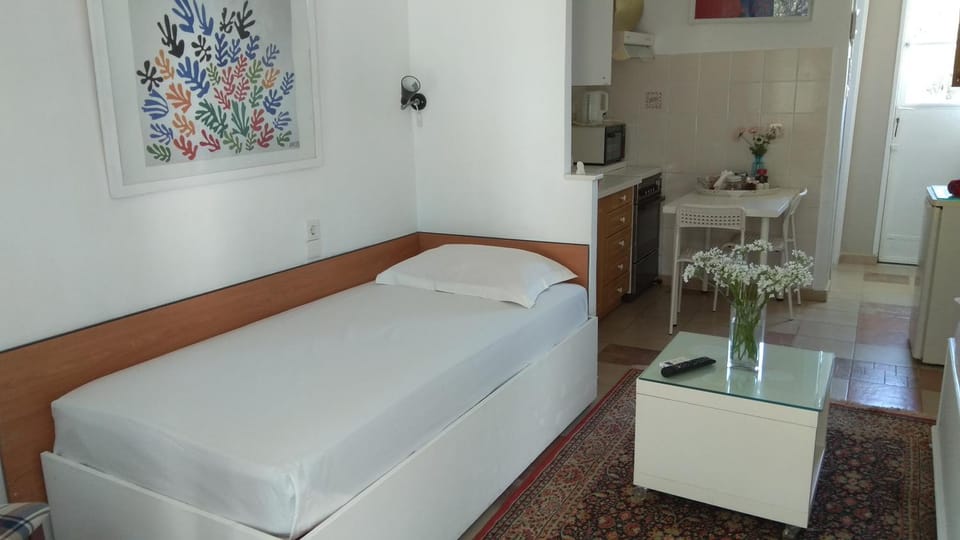 Casa Martina 1 SPATA 10min Athens airport Apartment in North Athens Regional Unit, Greece