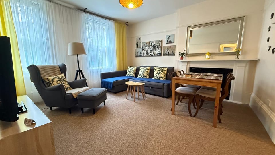 Central Located One Bedroom Apt Apartment in Bristol