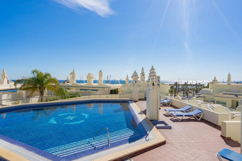 Neighbourhood, Bird's eye view, Solarium, Sea view, Swimming pool, Sunrise, Sunset, sunbed