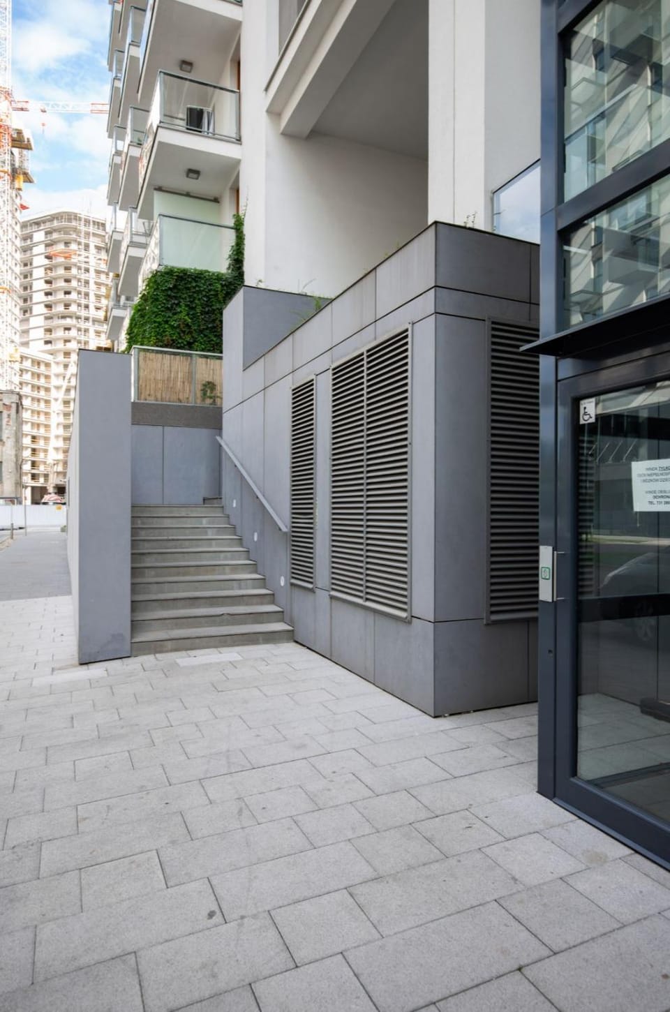 Facade/entrance