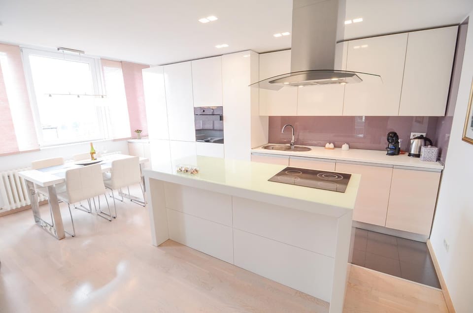 Coffee/tea facilities, Kitchen or kitchenette, Dining area, Dinner, washing machine, kitchen