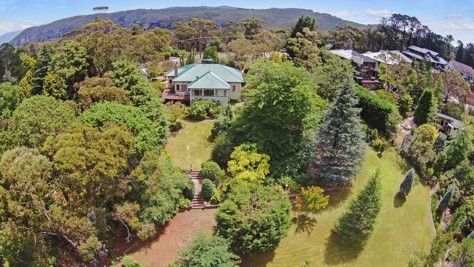 Bird's eye view, Garden view, Landmark view, Mountain view
