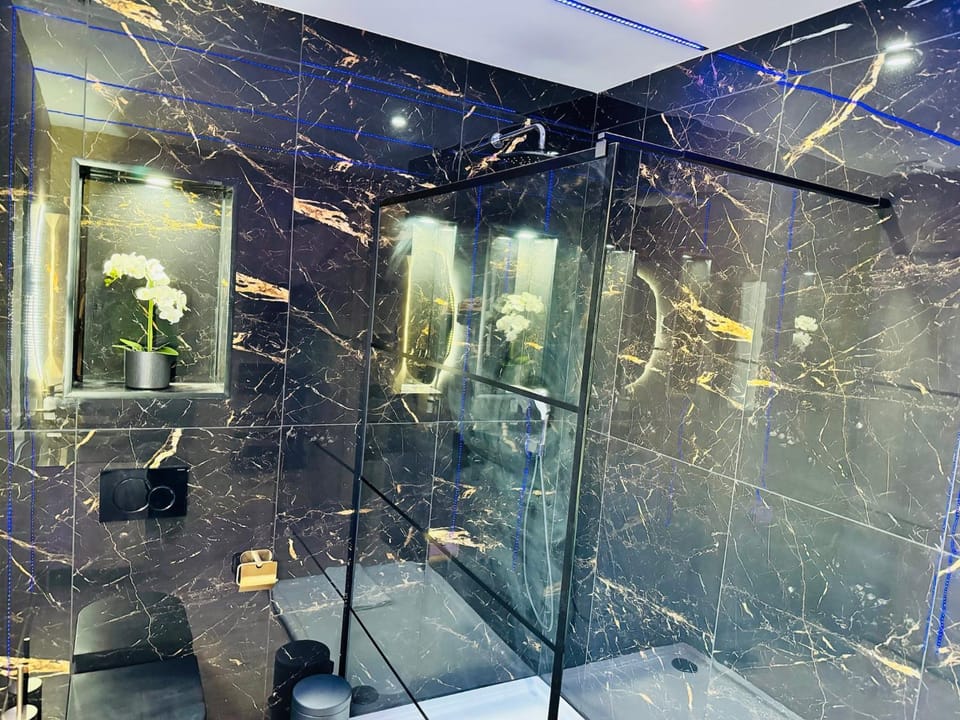 Shower, Bathroom