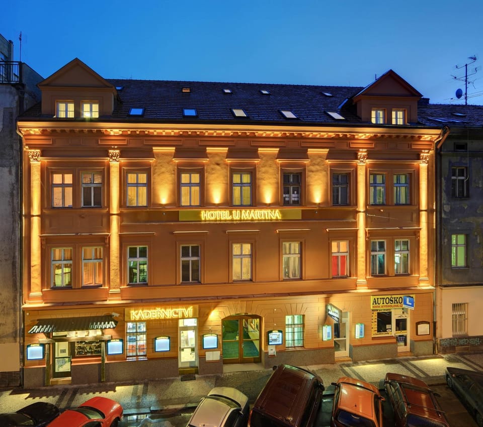 Property building, Facade/entrance, Location
