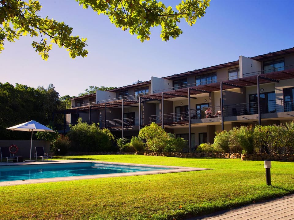 Property building, Day, Swimming pool, Sunrise