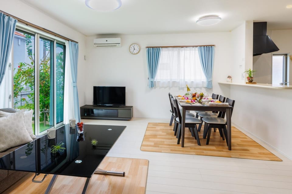 Living room, Dining area