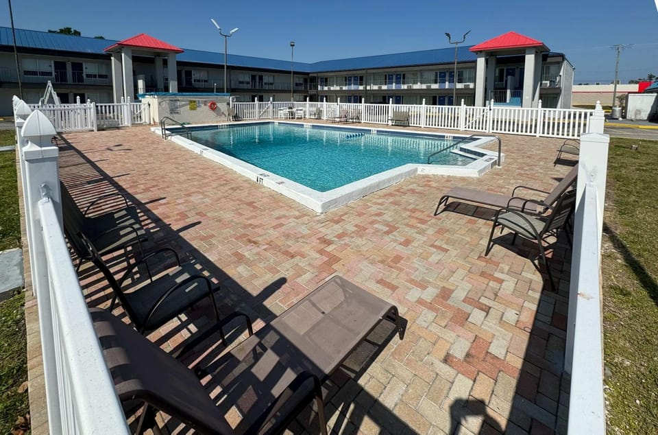 Pool view, Swimming pool