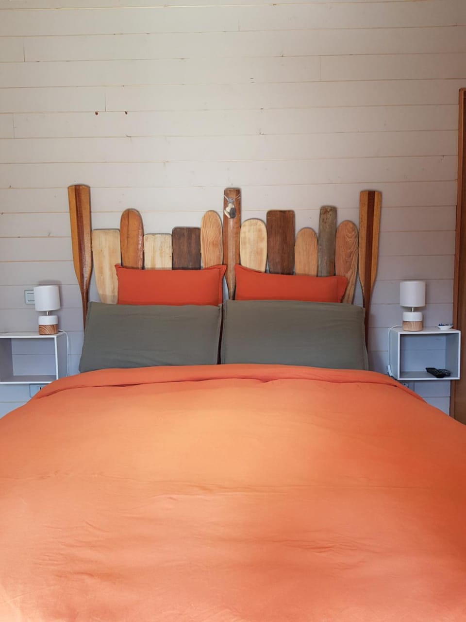 Bed, Decorative detail, Bedroom