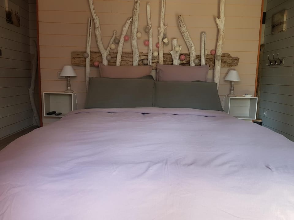 Bed, Decorative detail