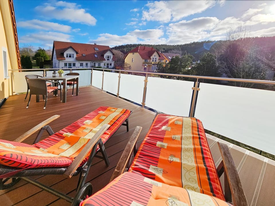View (from property/room), Balcony/Terrace, sunbed
