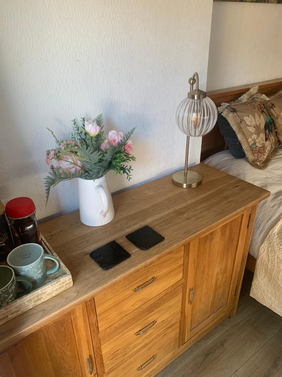 Sunny Garden WFH Retreat with Private Entrance and Parking near NEC BHX JLR Vacation rental in Solihull