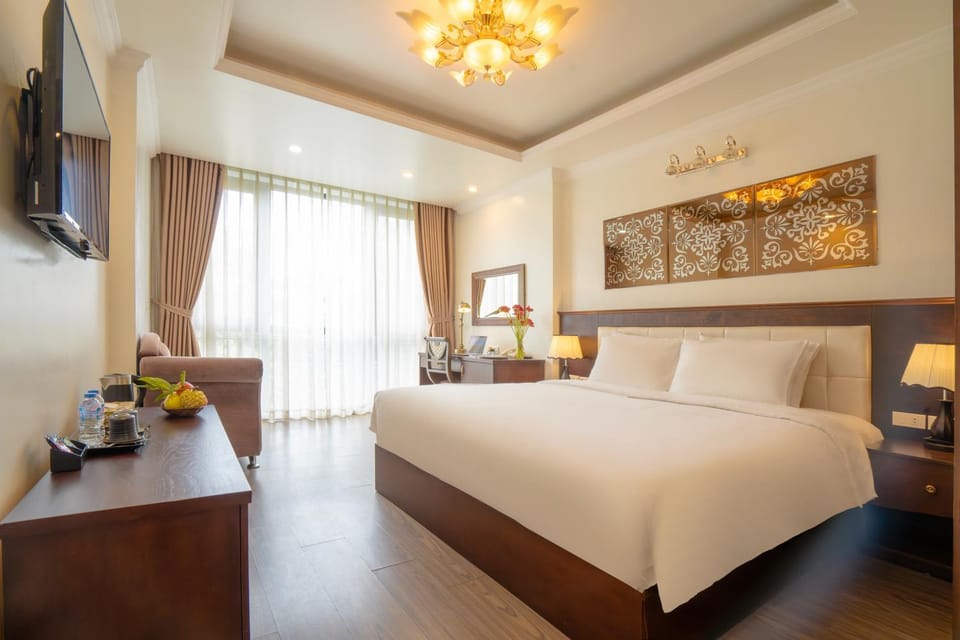 Communal lounge/ TV room, Bed, TV and multimedia, Photo of the whole room, Bedroom
