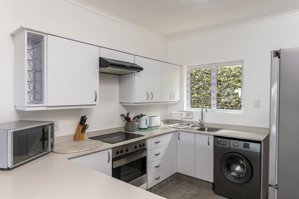 Kitchen or kitchenette, minibar, pet friendly, stove, toaster, washing machine