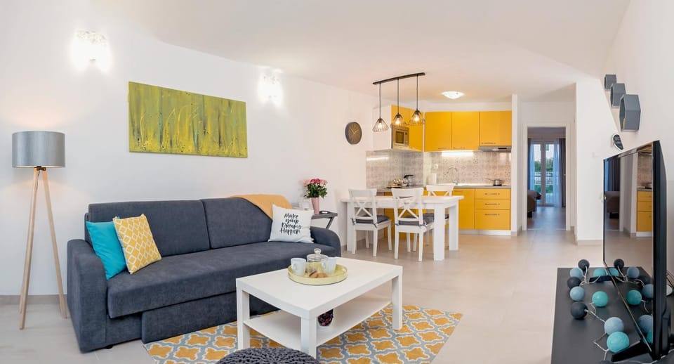 Day, Summer, Kitchen or kitchenette, Living room, Other, Decorative detail, Seating area, Dining area, minibar