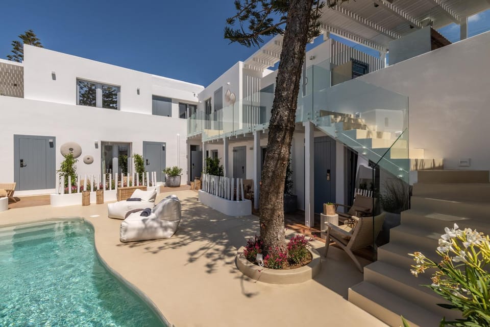 Property building, Patio, Swimming pool