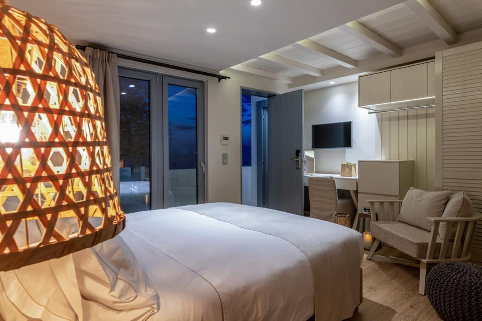 Bed, TV and multimedia, Photo of the whole room, Bedroom, wardrobe