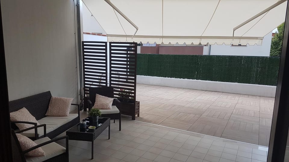 Garden, Balcony/Terrace