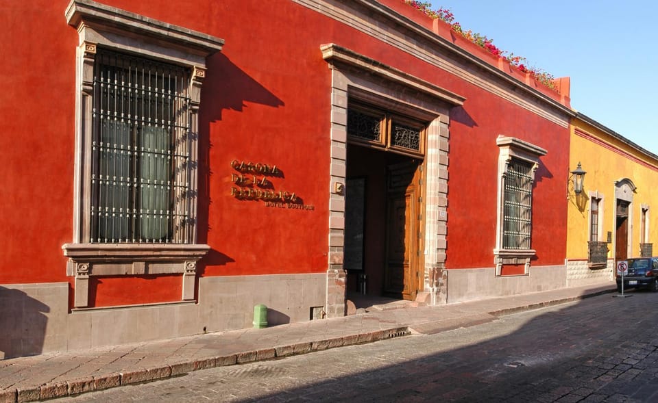 Facade/entrance