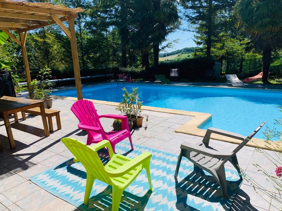 Gîte Le Bellevue avec piscine privative - climatisation House in Nouvelle-Aquitaine