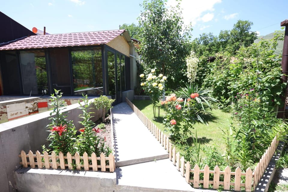 Garden, Dining area
