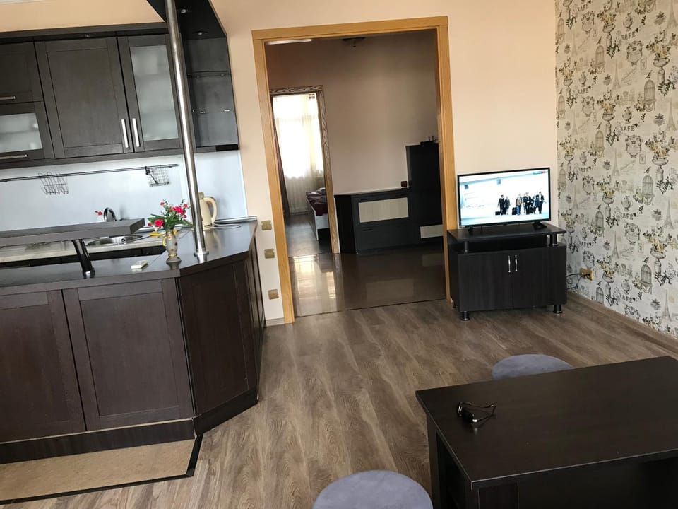 Kitchen or kitchenette, Living room