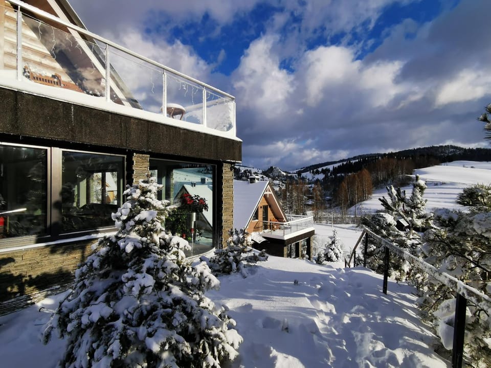 Property building, Winter