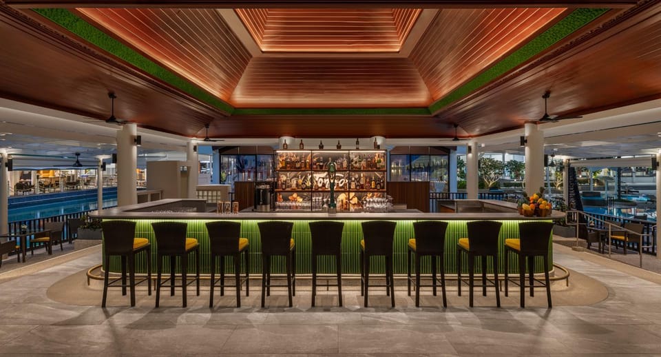 Restaurant/places to eat, Lounge or bar, Seating area