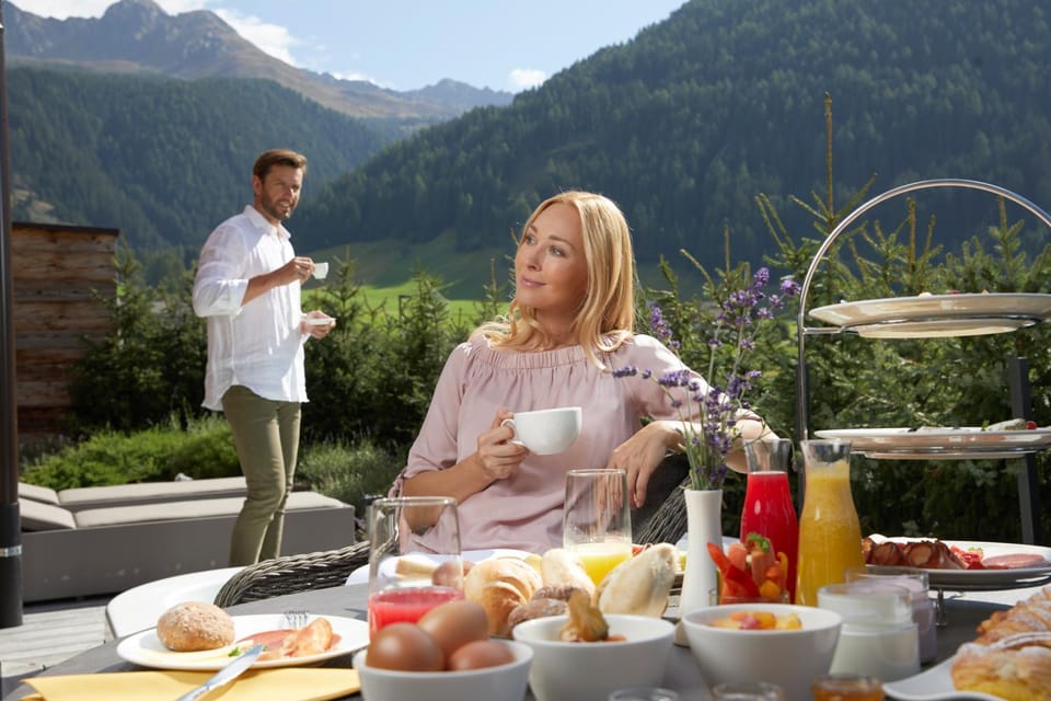 Food and drinks, Food, Breakfast, Continental breakfast