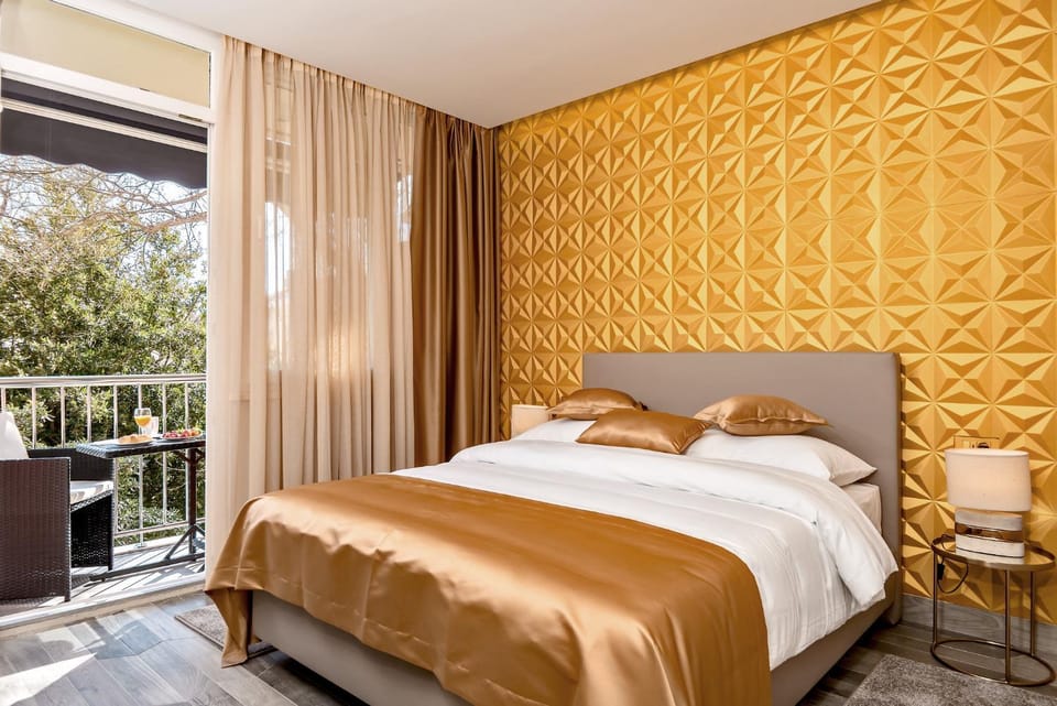 Shower, Bathroom, Balcony/Terrace, Bedroom