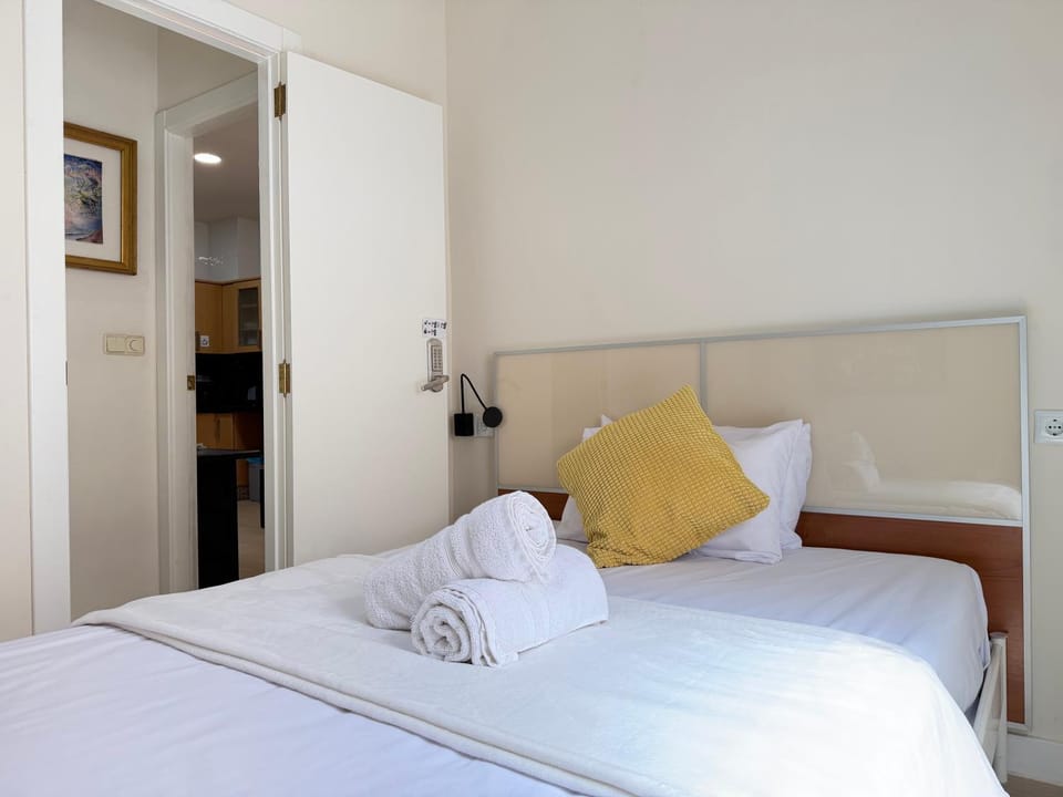 Bed, Bedroom, towels, wardrobe