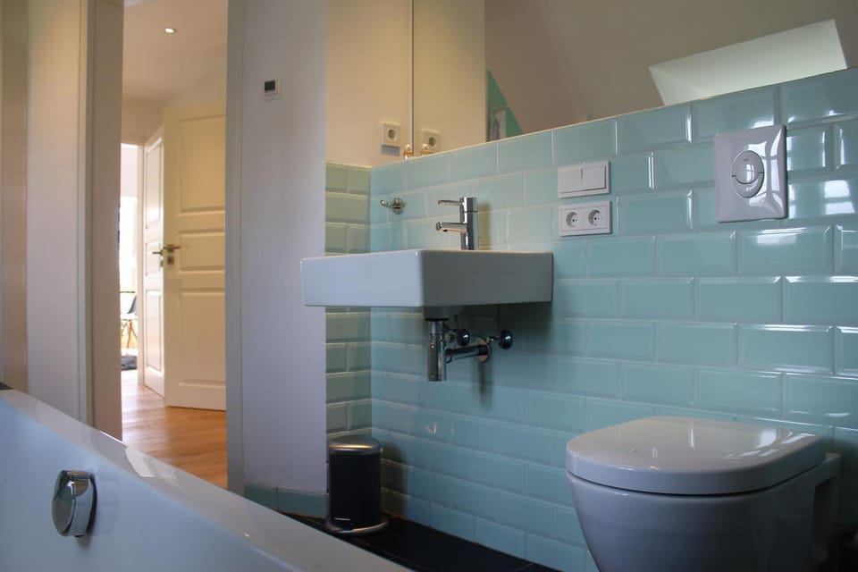 Yellow-Upmarine Apartment in Westerland