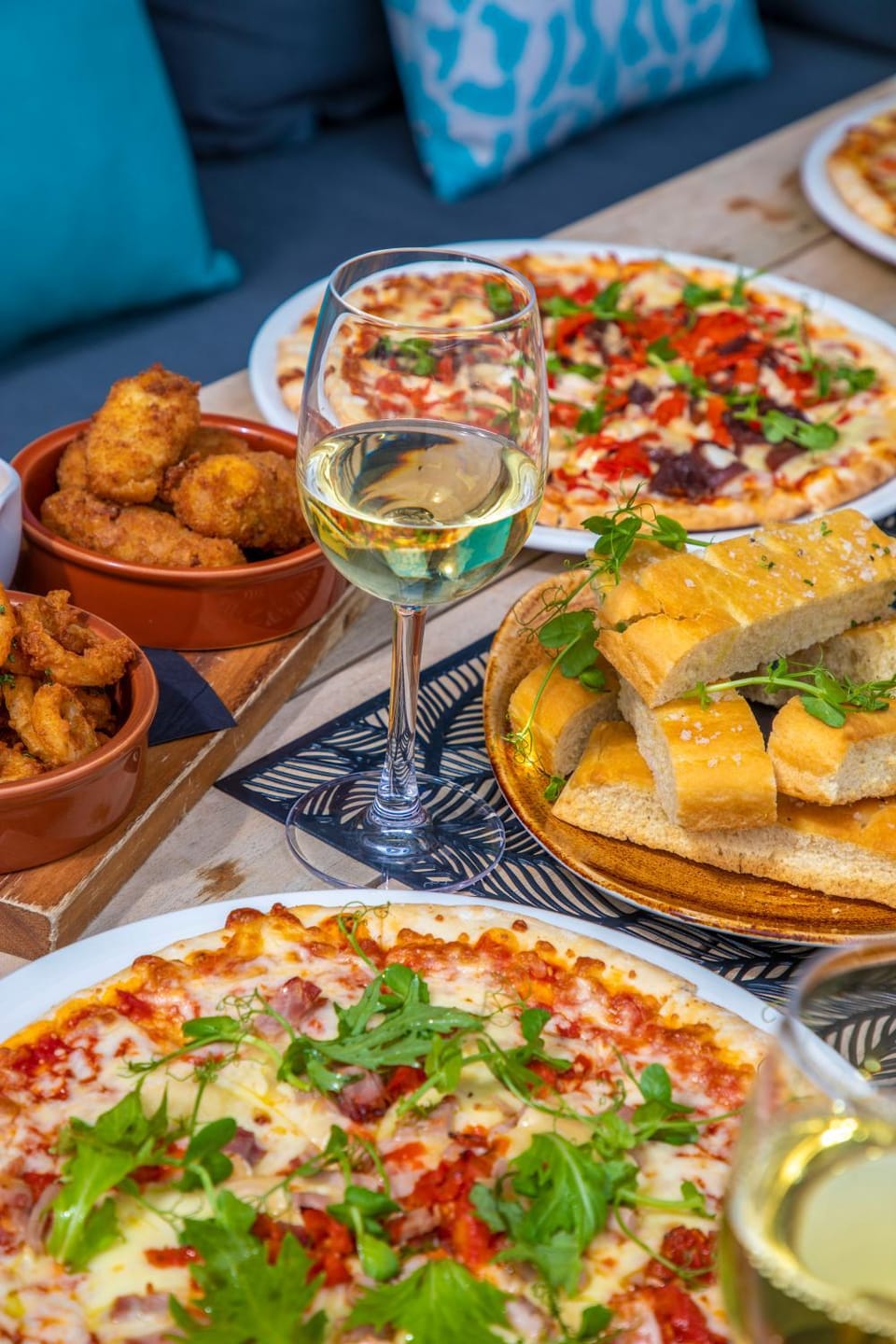 Balcony/Terrace, Food and drinks, Food, Drinks