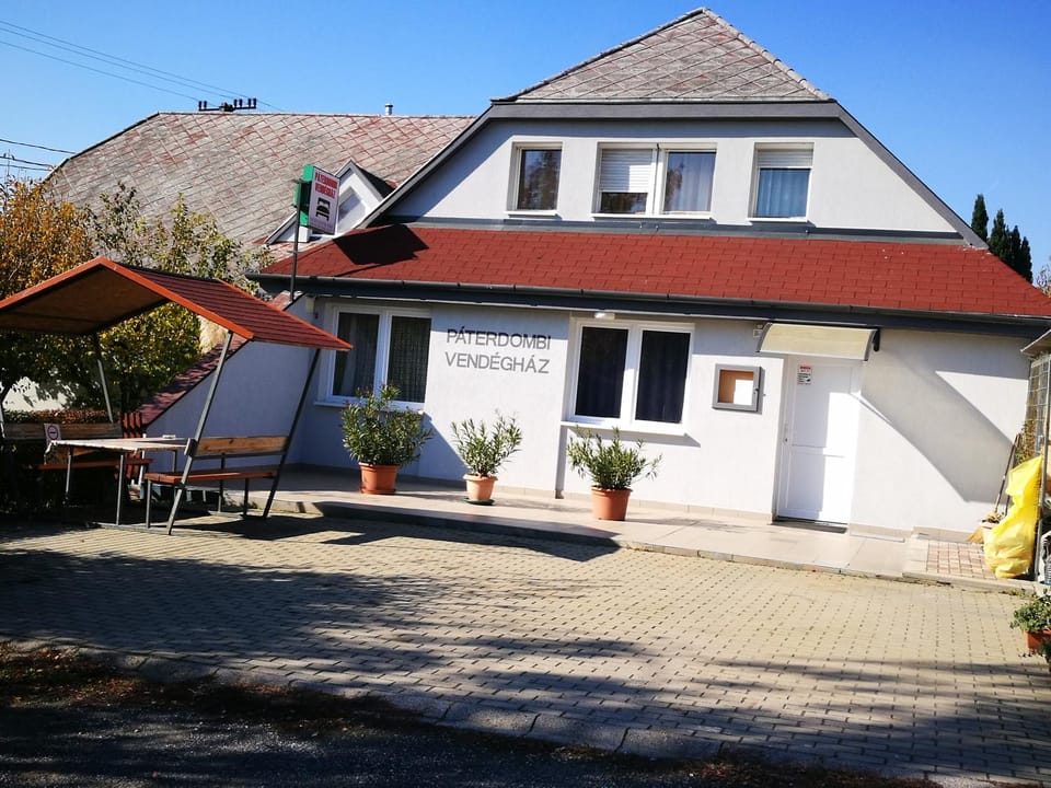 Property building, Facade/entrance