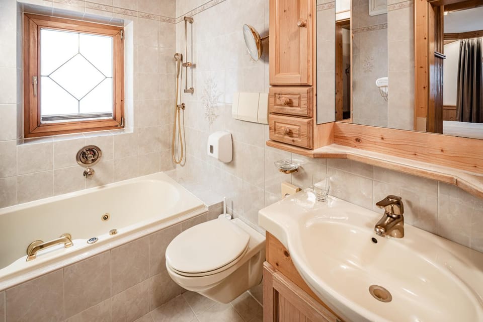 Bathroom, Bath