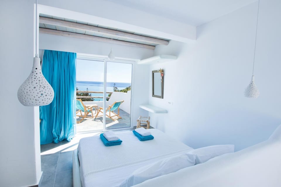 Bed, Balcony/Terrace, Bedroom, Sea view