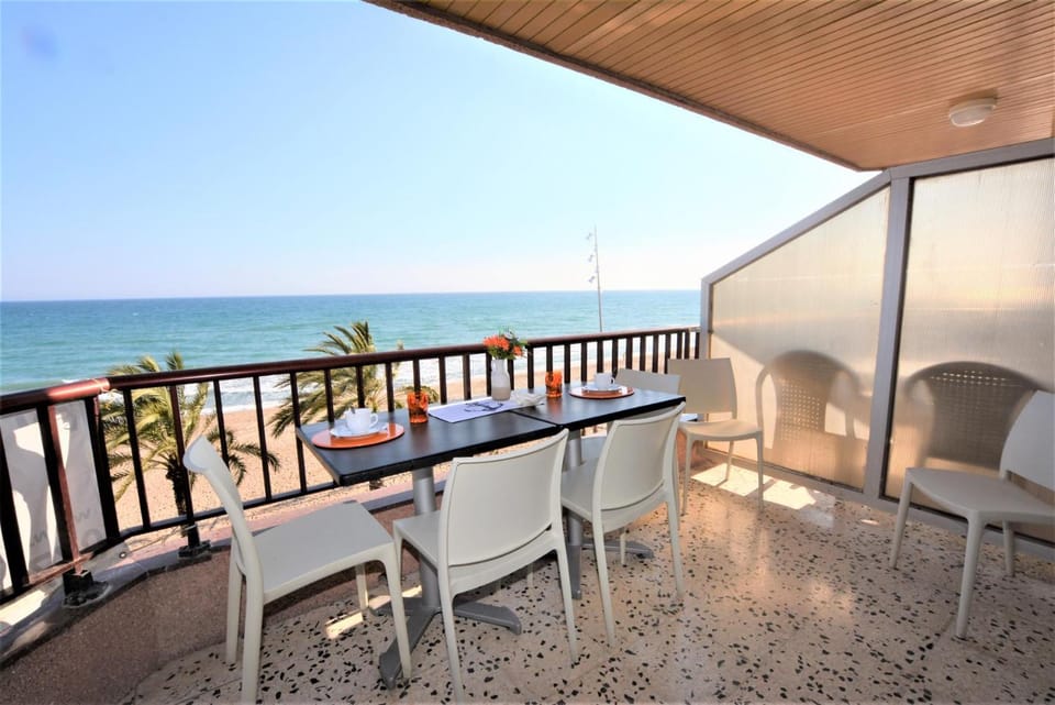 Balcony/Terrace, Sea view, Street view
