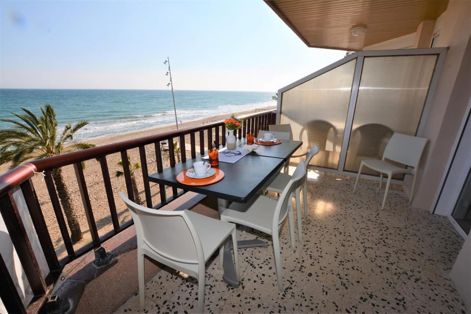 Balcony/Terrace, Sea view, Street view