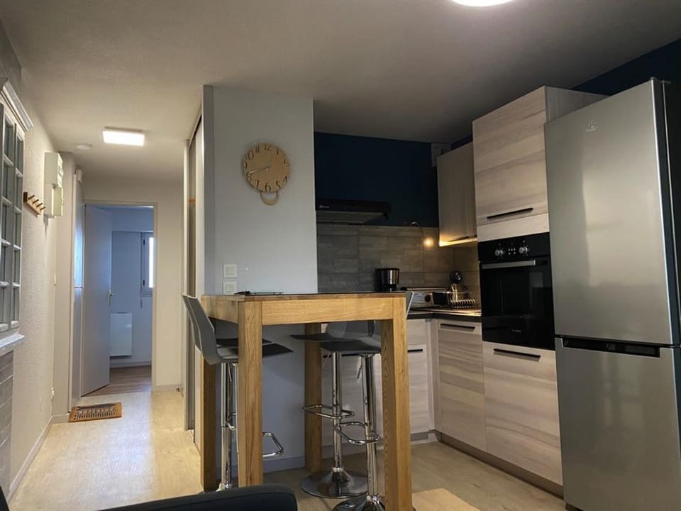 Appartement près de la plage avec balcon et parking privé - FR-1-336-69 Apartment in Pays de la Loire