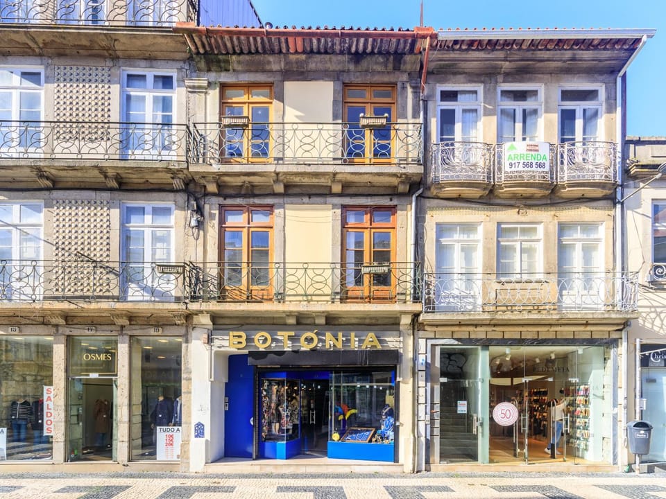 Property building, Facade/entrance, Location