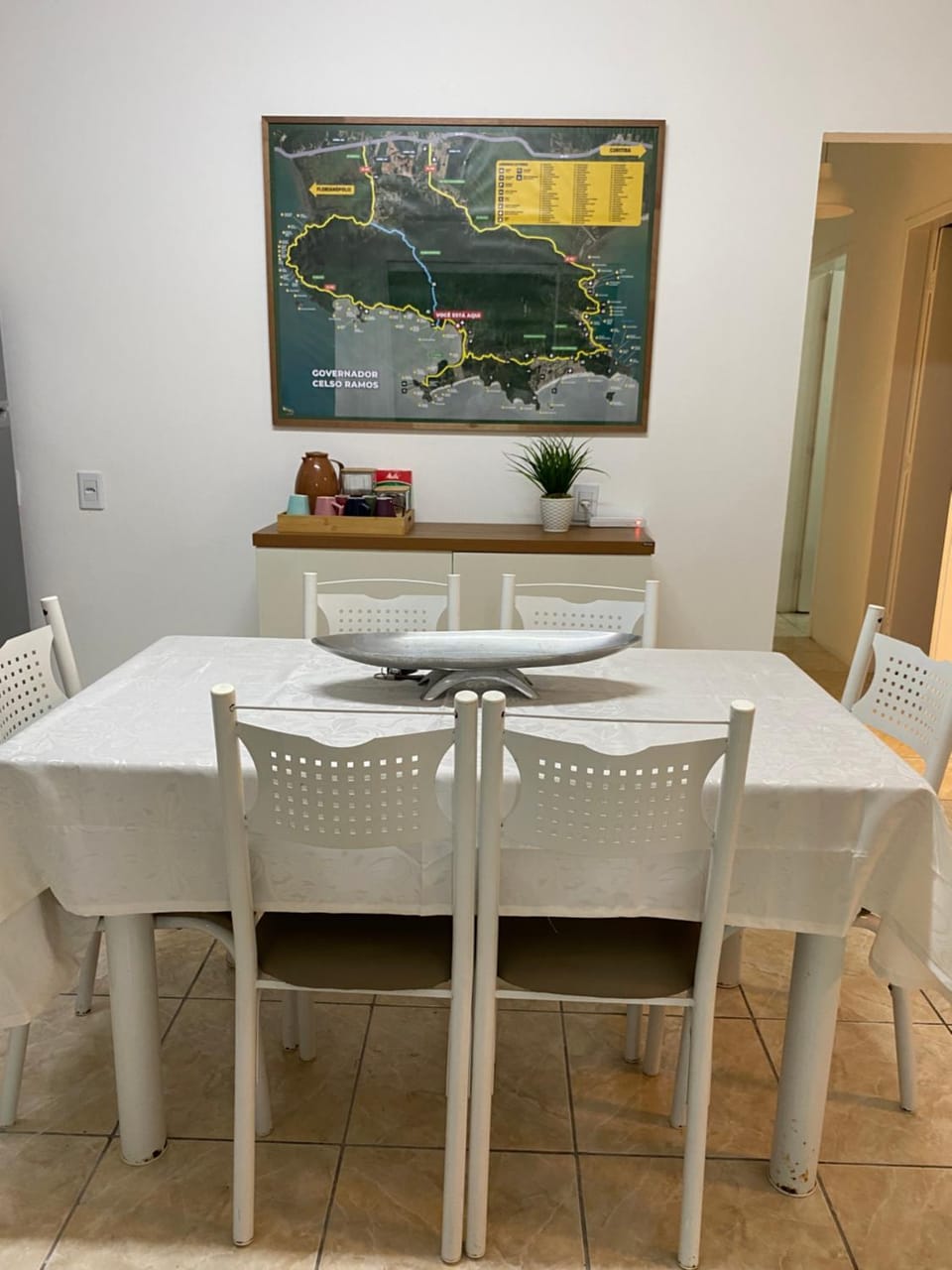 Dining area, kitchen