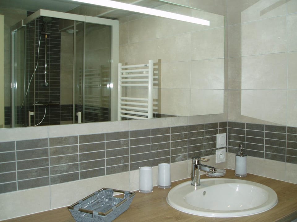 Studio rénové à 20m de la plage à Le Palais - FR-1-418-73 Apartment in Brittany