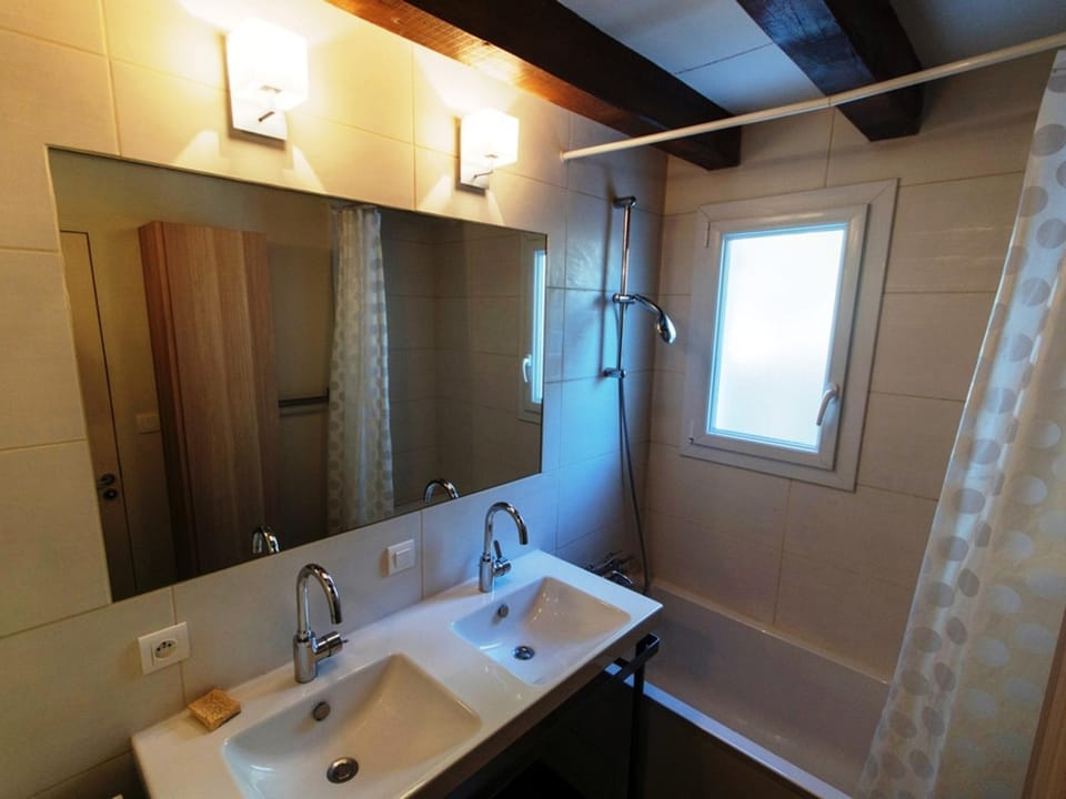 Maison avec grand jardin près de la plage de Donnant - FR-1-418-111 House in Brittany