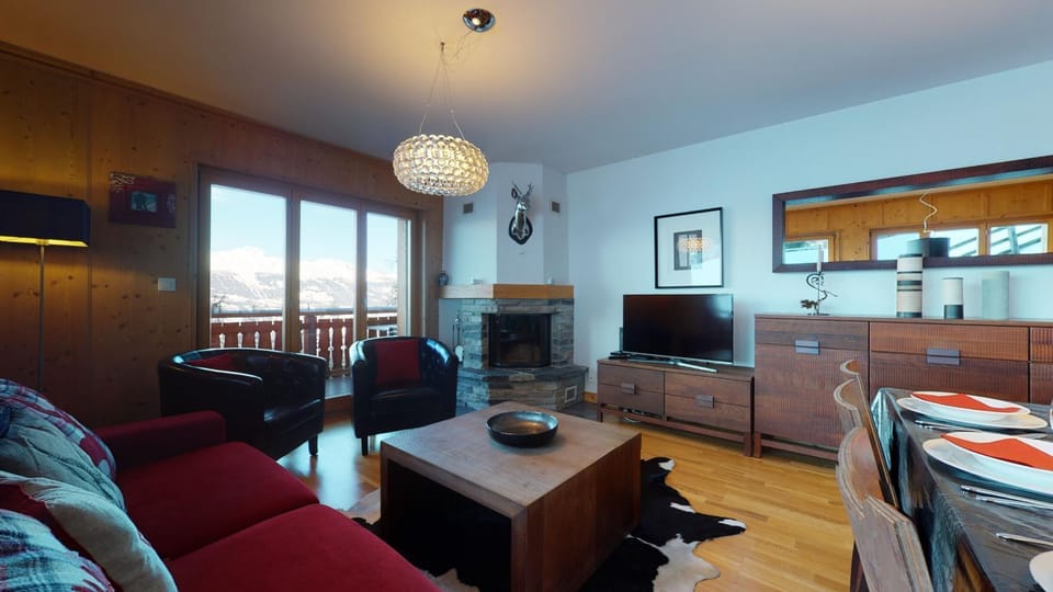 Communal lounge/ TV room, Living room